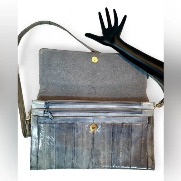 Vintage Grey/Gray Eel Skin, Snap closure Shoulder bag/Clutch made in Korea 1980s - Picture 8 of 11